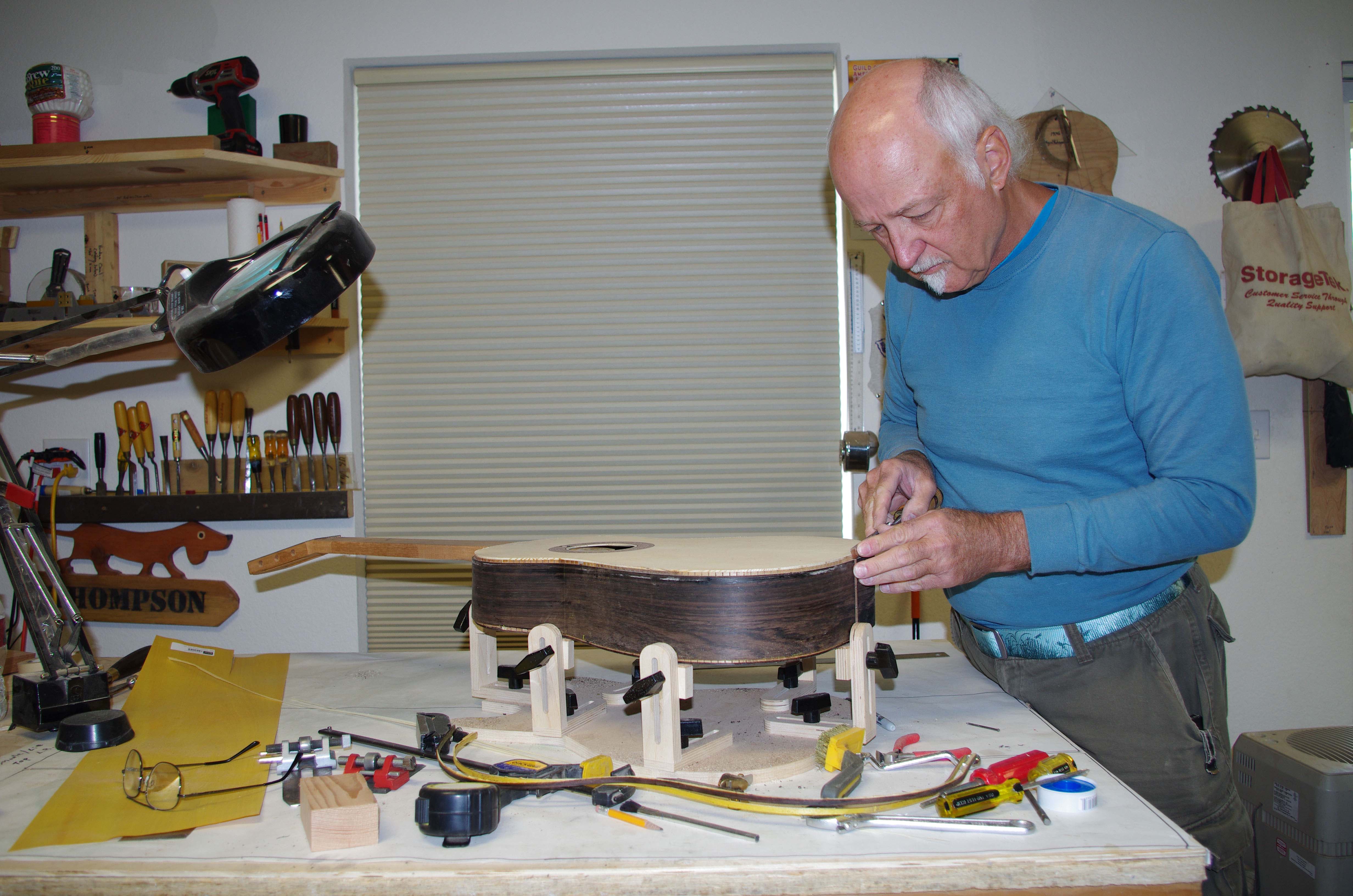 Robert E. Thompson - Luthier